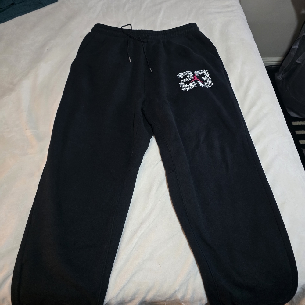 Men's Jordan Brand New Without Tags Joggers Cozy, Warm Size Xl
